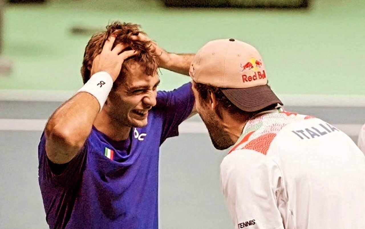 L’Italia vince la Coppa Davis: il trionfo assoluto di Cobolli e Berrettini