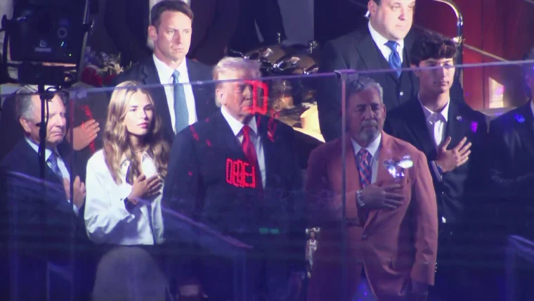 Trump fischiato dal Madison Square Garden (VIDEO)